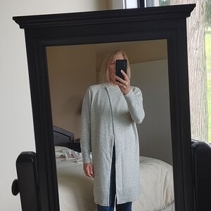 Chic Women's Gray Cardigan Sweater